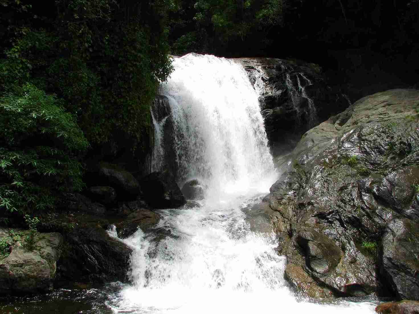 lakkom waterfalls